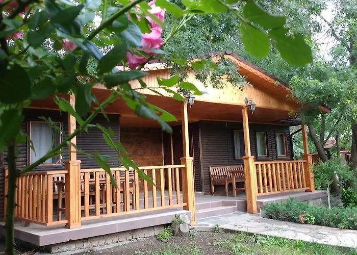 Zora - אתר קמפינג 2*